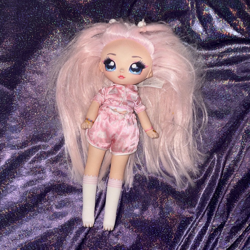 Na! Na! Na! Surprise Teens Slumber Party: Mila Rose
